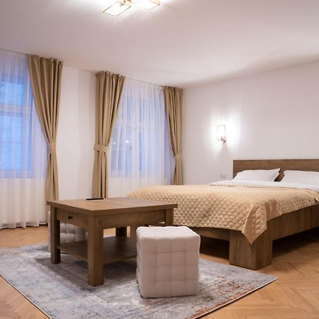 Coban Residence - A4 - Rustic Apartment Braşov Eksteriør billede